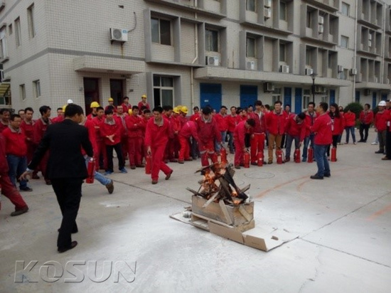 Firemen from Xi’an Fire Fighting Detachment Are Guiding the Drill