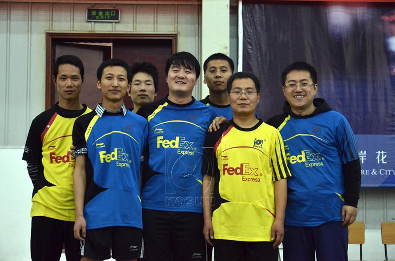 Group photo of badminton players